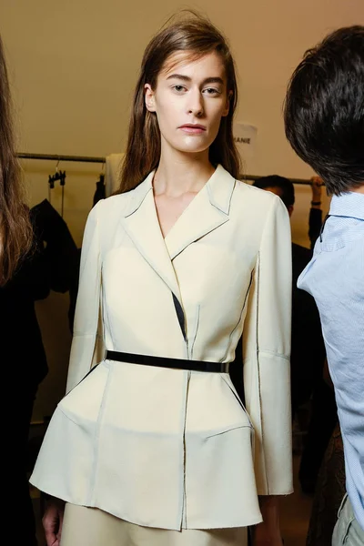 Look 25